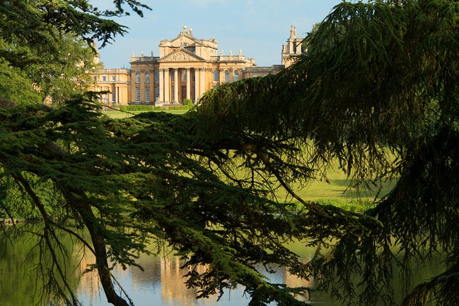 Downton Abbey sites, Cotswolds and Blenheim Palace from London - Shilton and Swinbrook: small village mood and a pub-by-pond feel