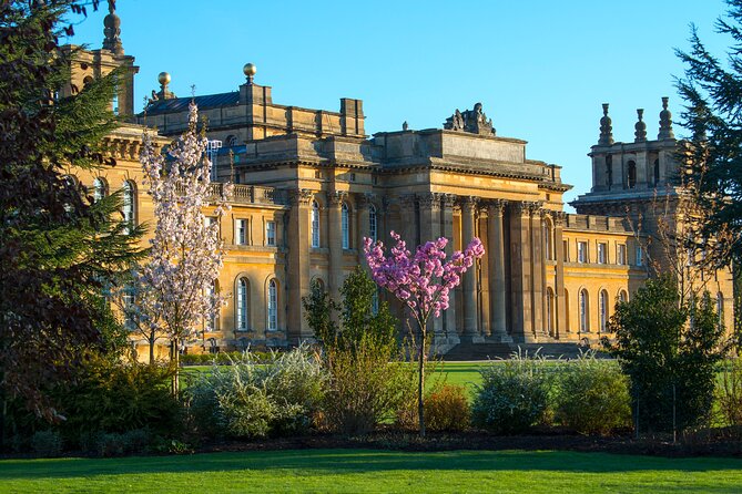Downton Abbey Village, Blenheim Palace and Cotswolds Day Trip from London - Getting Out of London: Victoria Coach Station and the Coach Comfort