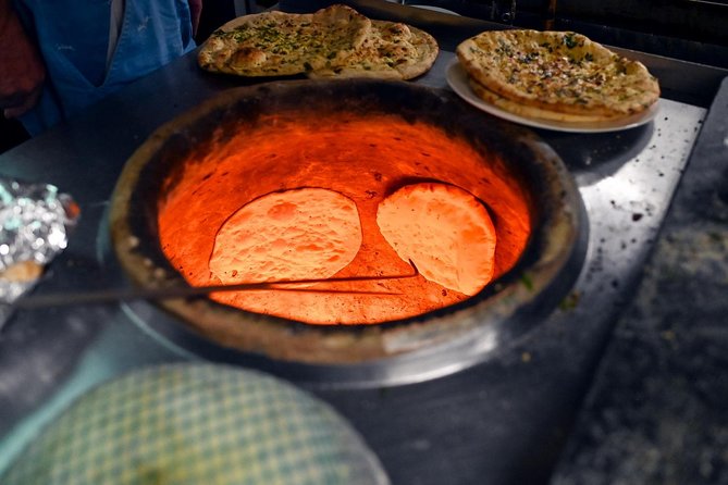 East London Indian Private Food Tour with 8+ Food Tastings - Starting at Whitechapel Gallery: the tour’s “welcome to the neighborhood” moment