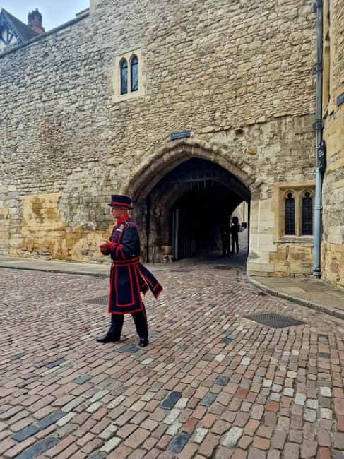 Easy Access Tower of London Royal Secrets & Scandals Tour - Jewels House: the Crown Jewels you actually came for