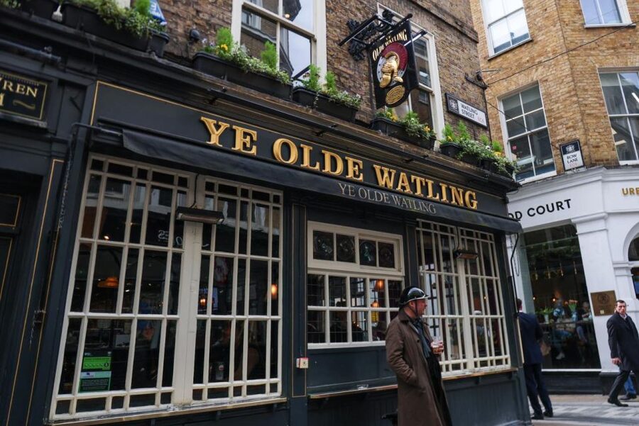 Eating London: Heart Of 'The City' Food Tour - Author-tavern dining, pies, and the comfort-food angle