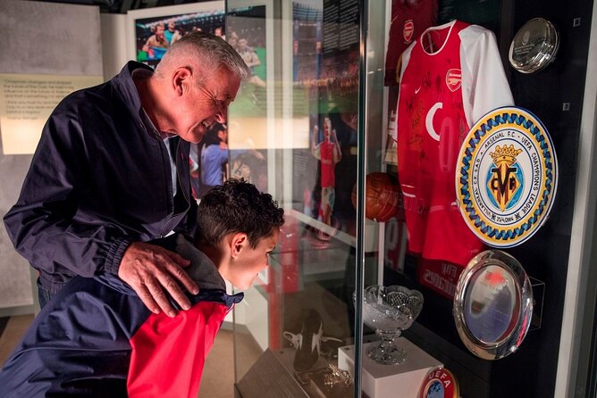 Emirates Stadium and Arsenal Museum Entrance Ticket Including Audio Guide - Where to start at Hornsey Road, and how the flow stays simple