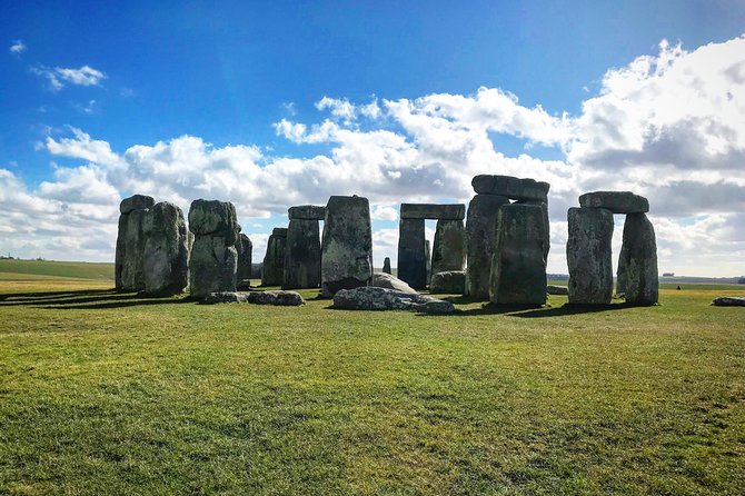 England in One Day: Stonehenge, Bath, the Cotswolds and Stratford-upon-Avon Day Trip from London - Stonehenge with an audio guide: the closest look at 4,500 years