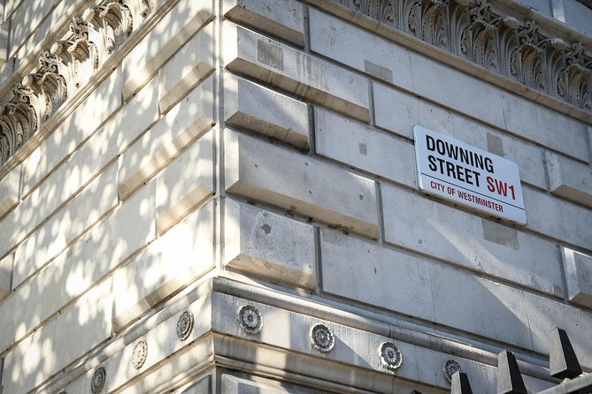 Explore Tower Bridge & London's Top 30 Landmarks Tour - Trafalgar Square and Whitehall: monuments, politics, and photo angles