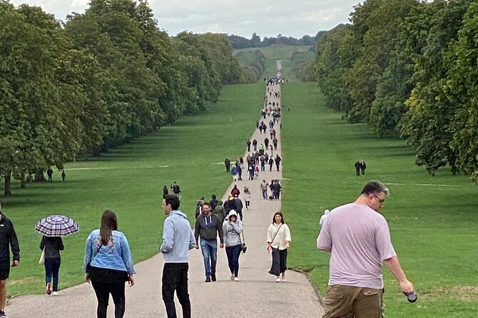 Explore Windsor Castle and Hampton Court Palace - East Molesey pub lunch stop: a real break between palaces