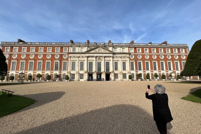 Explore Windsor Castle and Hampton Court Palace - Hampton Court Palace in about 3 hours: Henry VIII and the royal “room timeline”