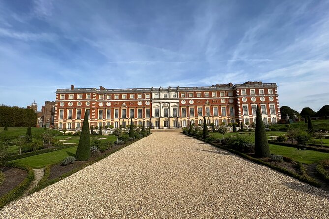 Explore Windsor Castle and Hampton Court Palace - Getting there: private vehicle, WiFi, and why the car time matters