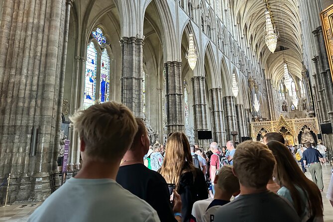 Fast Access Westminster Abbey Private Tour with a London Blue Badge Guide - Meeting at Dean’s Yard: the start point you should actually use
