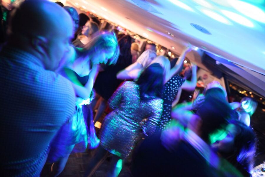 Festive London New Year’s Eve 3-Course Dinner Cruise - Fireworks Viewing Near Big Ben, and the One Sightline Risk