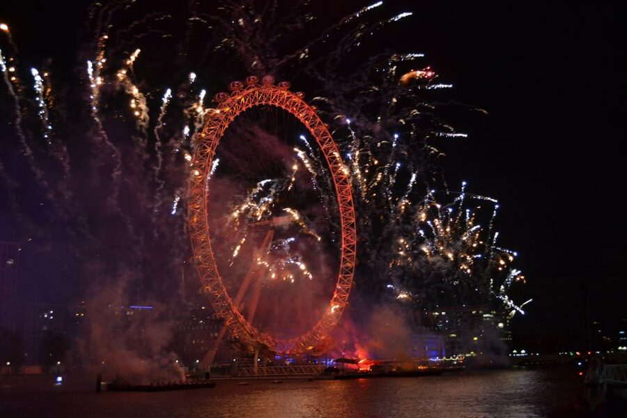 Festive London New Year’s Eve 3-Course Dinner Cruise - Boarding at Tower Pier, Then Lighting Up London
