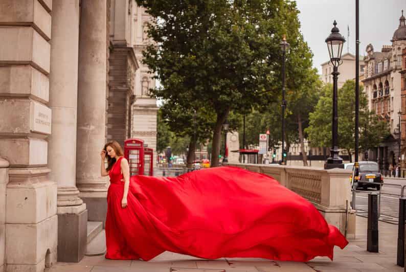 Flying dress professional photoshoot with pro photographer - Flying dress photoshoot near Big Ben: what you’re really buying