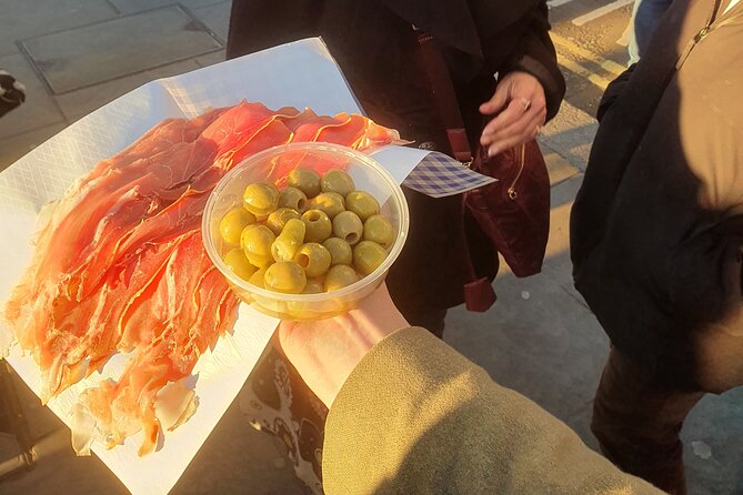 Food and Drink Walking Tours in West London's Notting Hill Area - Practical tips so you enjoy every stop
