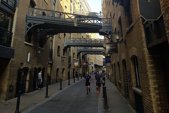 Food & drink walking tour in South East London. Bermondsey - Borough Market. - Maltby Street Market: The Weekend-Only Route Under London Bridge Rails