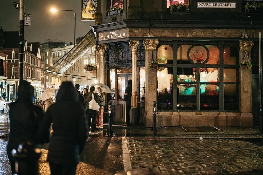 French Language : Original Jack the Ripper Tour - Where you start in Whitechapel, and why the meeting point matters