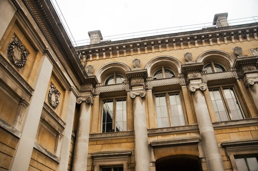 From London: Cotswolds and Oxford Guided Day-Trip - Getting west from London, and why the early start matters