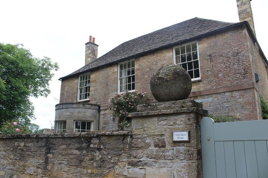 From London: Downton Abbey and Village Coach Tour - Who This Tour Suits Best (And Who Might Want Something Else)