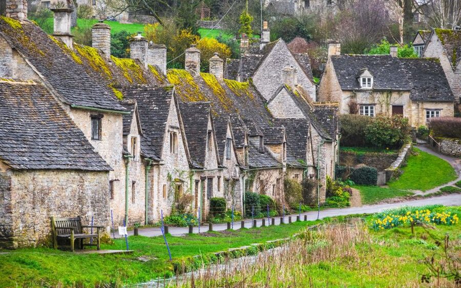 From London: Full-Day Cotswolds Small-Group Tour - Bibury and Arlington Row: Weaver’s Cottages by the River