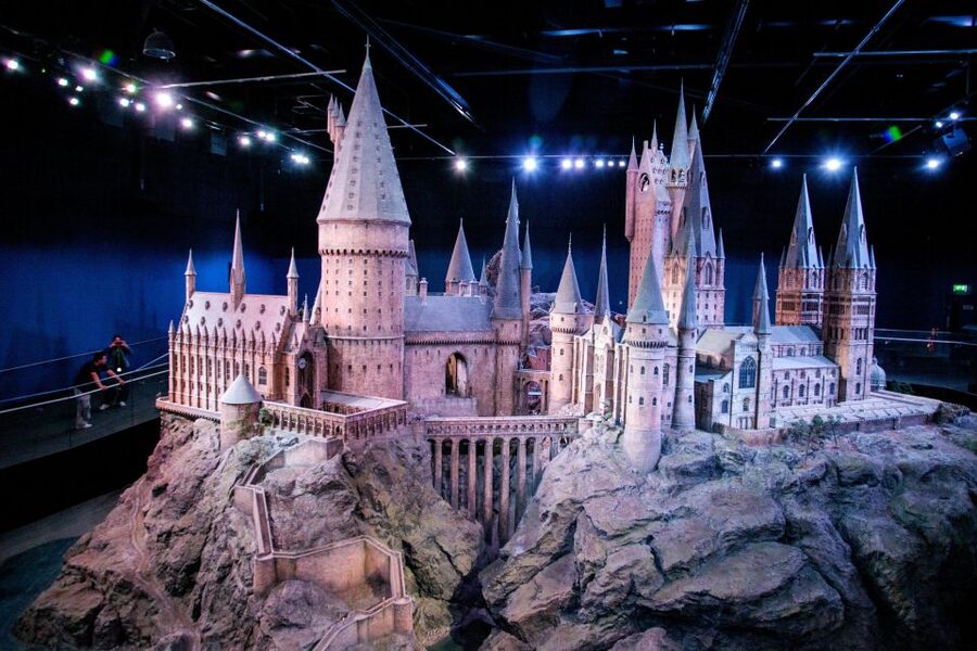 From London: Harry Potter Family Package with Transfers - Meet at Green Line Coach Station, Then Ride Toward the Magic