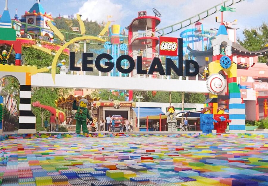 From London: LEGOLAND® Windsor Resort Entry & Coach Transfer - The coach ride from London: Wi-Fi, USB, and kid comfort