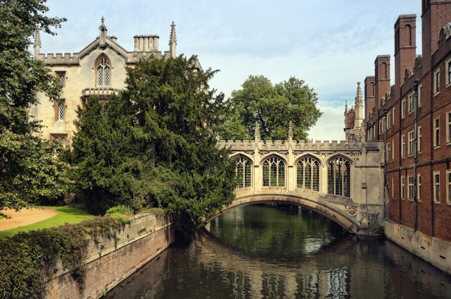 From London: Oxford and Cambridge Universities Tour - The Collegiate Photos You Actually Want: Bodleian, Courtyards, and Tolkien-Like Lanes
