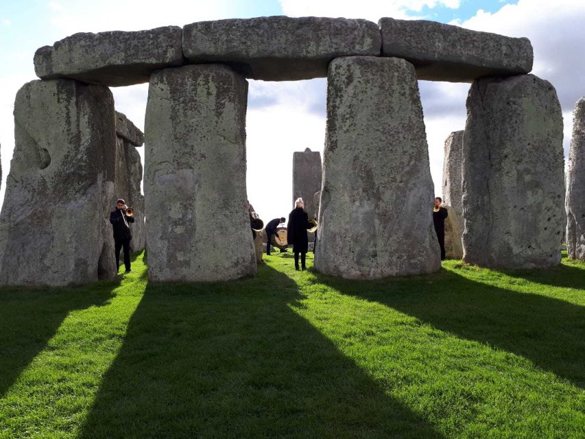 From London: Private Stonehenge Sunrise Viewing & Bath - Bath in a Single Day: Royal Crescent, Circus Geometry, and Pulteney Bridge