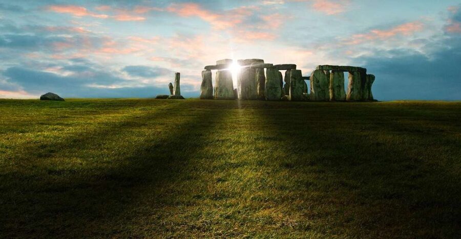 From London: Private Stonehenge Sunrise Viewing & Bath - Roman Baths Museum: Seeing How the Sacred Spring Fed AD 60 Life