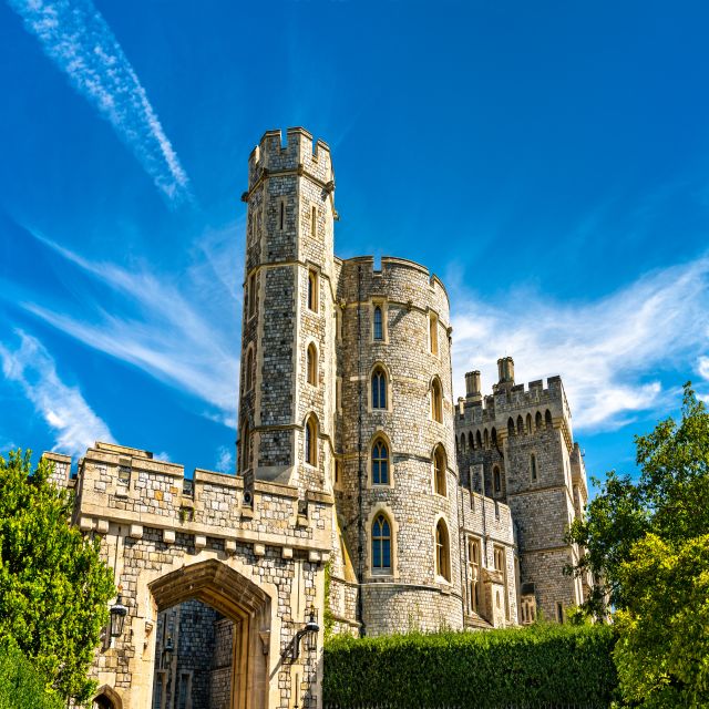 From London: Skip-the-line Windsor Castle Private Car Trip - Your 6-hour plan: live courtyard commentary, without the inside guide