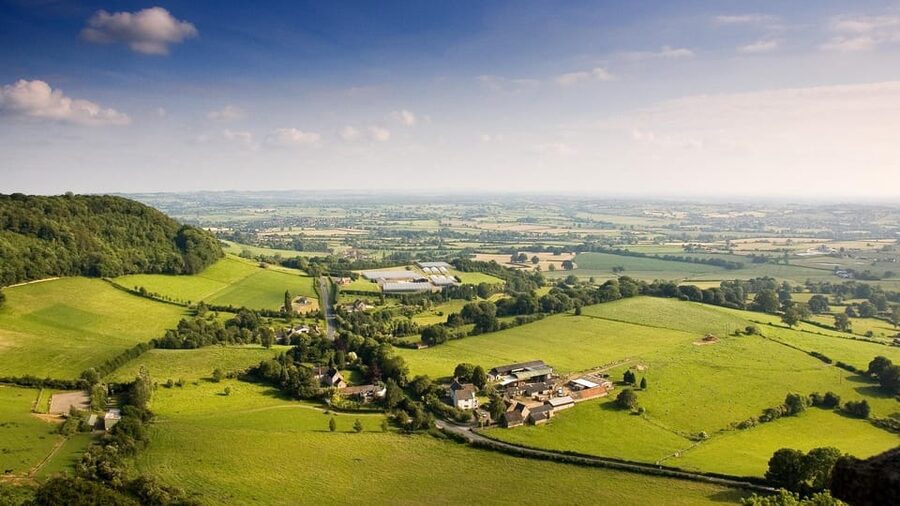 From London: Small Group Stonehenge, Bath & Cotswolds Tour - A small-group day trip that keeps you out of big-bus traffic