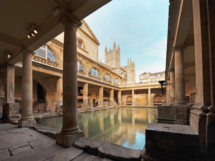 From London: Stonehenge and Bath Private Full-Day Trip - London pickup and the question of car size for three