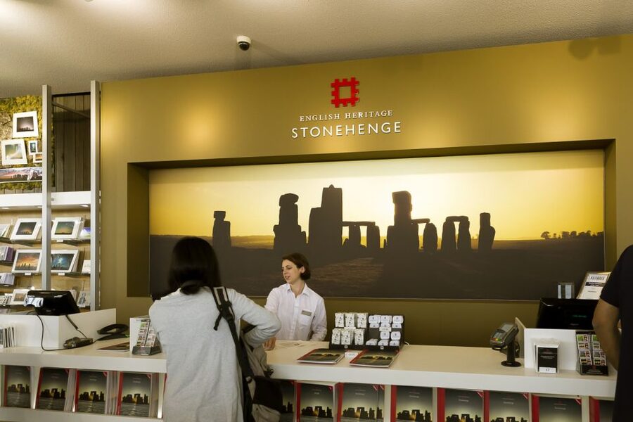 From London: Stonehenge Half-Day Tour - Audio guide in 10 languages: how to use the self-guided system well