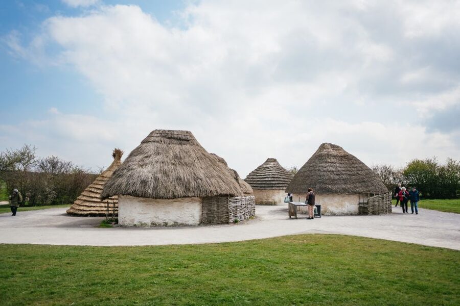 From London: Stonehenge Half-Day Trip - Visitor Centre + audio guide: learning without losing the day