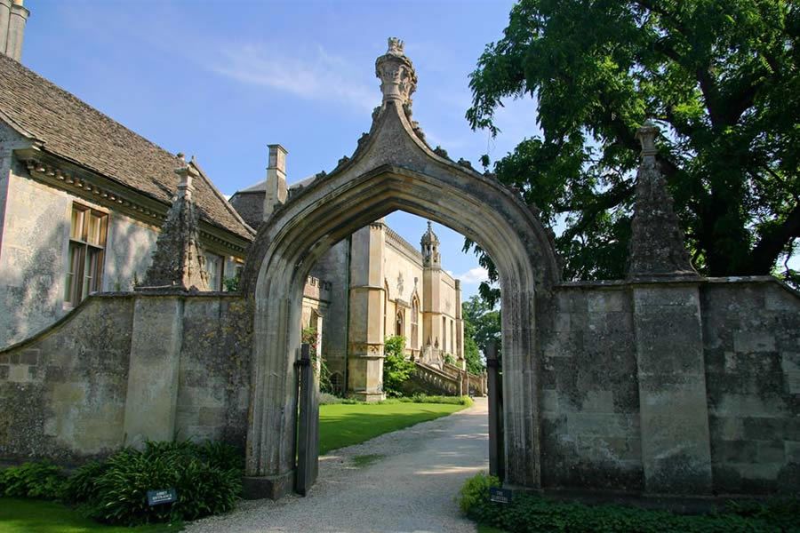 From London: Stonehenge Private Inner Circle Tour with Bath - Should you book this private Stonehenge inner-circle tour with Bath?