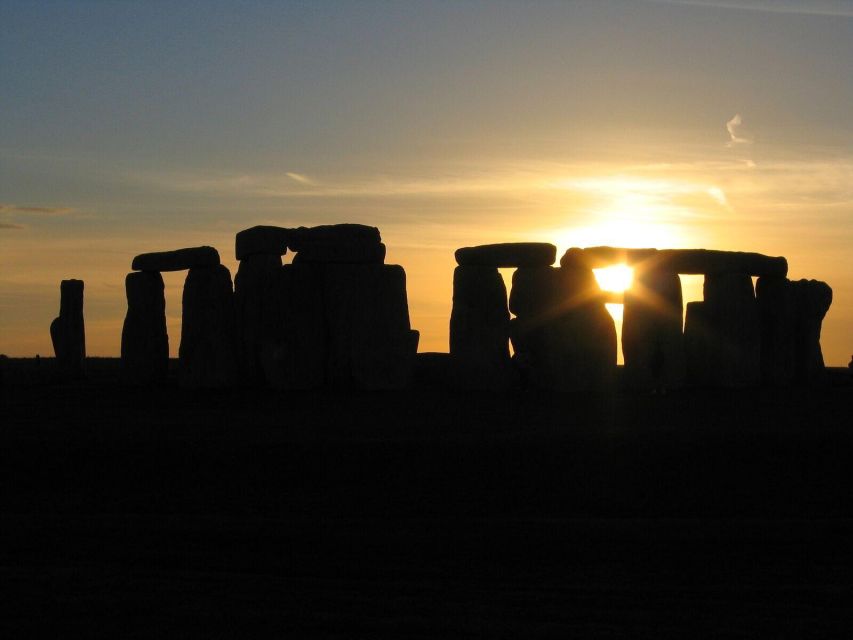 From London: Stonehenge Private Inner Circle Tour with Bath - The London-to-South-West drive, and how to not lose your energy