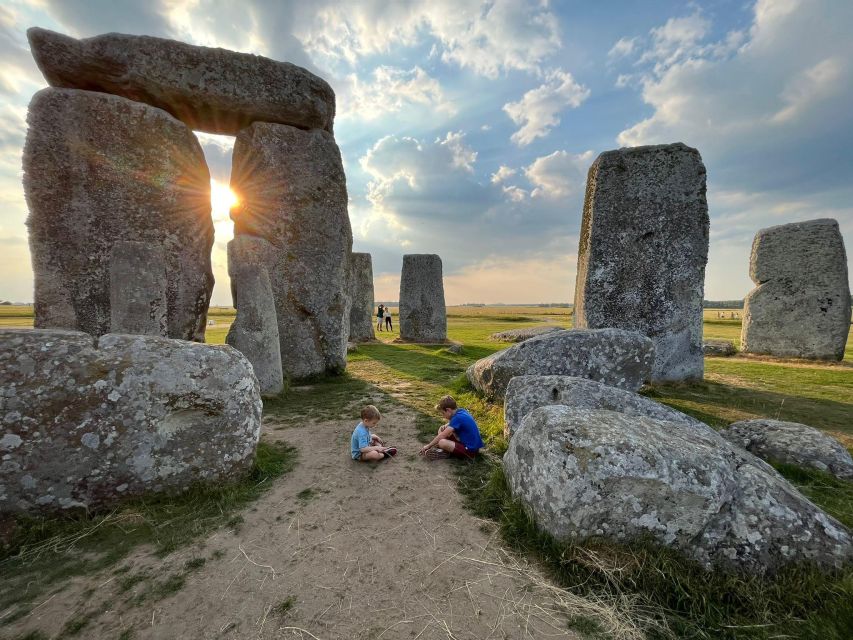 From London: Stonehenge Private Inner Circle Tour with Bath - Guides and drivers: the difference between a good tour and a great one