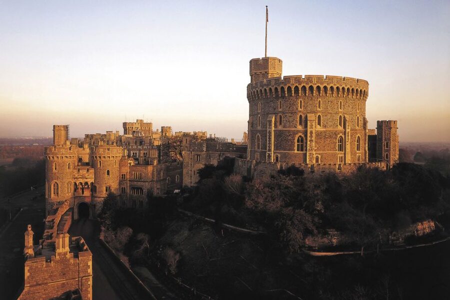 From London: Stonehenge, Windsor, and Bath Small Group Tour - Timing, comfort, and how the guides keep you on track