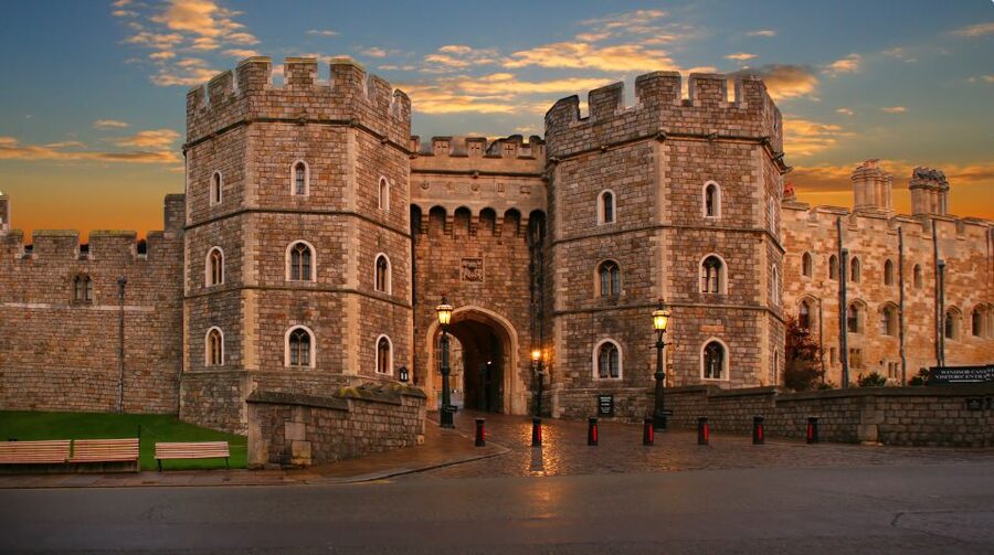 From London: Stonehenge, Windsor and Salisbury Guided Tour - Salisbury Cathedral and the intro talk that makes everything click