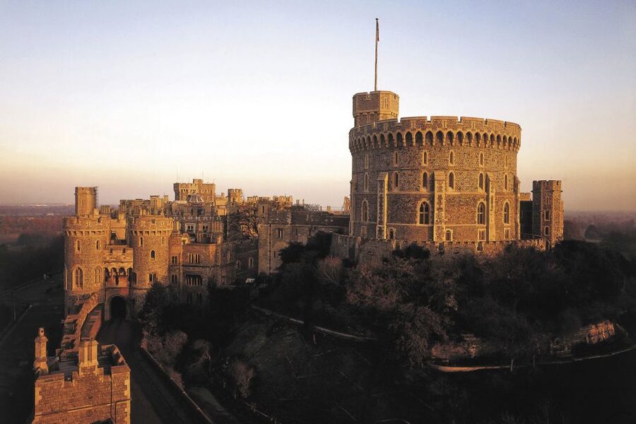 From London: Windsor Castle Afternoon Sightseeing Tour - St George’s Chapel and the Royal Tombs You’ll Recognize