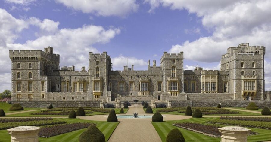 From London: Windsor Castle Full Day Guided Tour By Train - State Apartments and St. George’s Chapel: why these stops matter