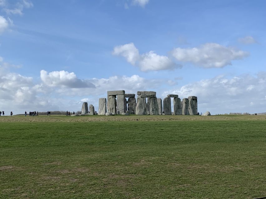 From London: Windsor Castle & Stonehenge Private Day Trip - The Van Break at 12:30pm: Coffee, Snacks, Restrooms