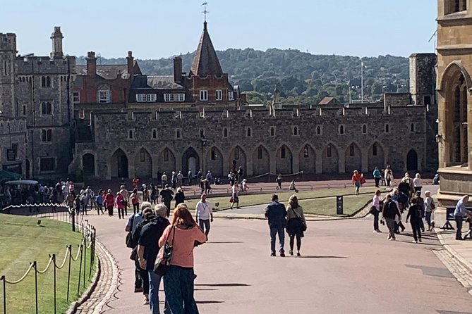 Full Day Excursion Royal London & Windsor in an Iconic London Black Cab - Buckingham Palace and St. James’s: The Royal Stage and the Royal Office