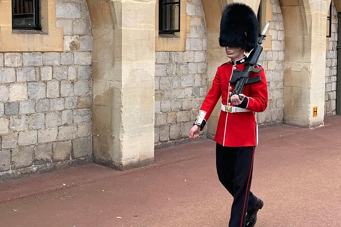 Full Day Excursion Royal London & Windsor in an Iconic London Black Cab - Westminster Abbey and the Palace of Westminster: Where Faith Meets Parliament