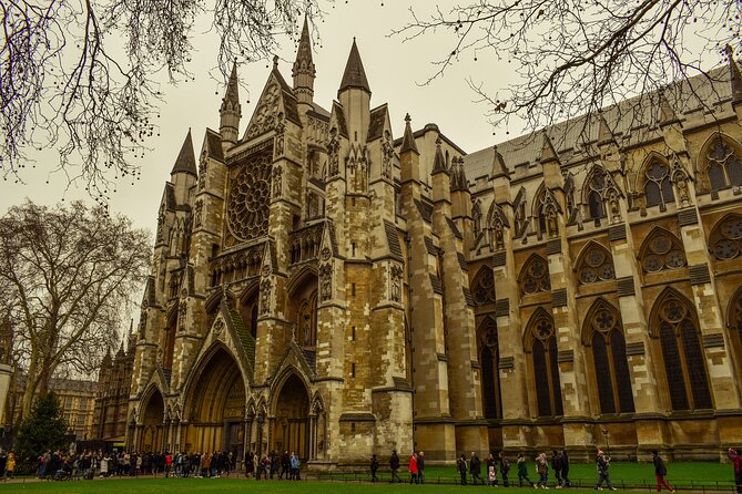 Full Day London Private Tour with Admissions to Iconic Landmarks - Tower of London: Crown Jewels and what your ticket includes