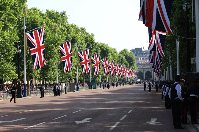 Full Day London Private Tour with Admissions to Iconic Landmarks - Windsor Castle and Hampton Court via your London Pass, planning around closures
