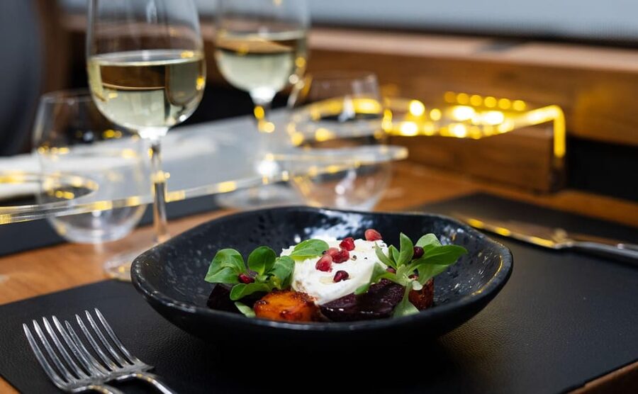 Gastronomic 6-course fine-dining dinner on Luxury London Bus - Wine pairing: included, but manage expectations