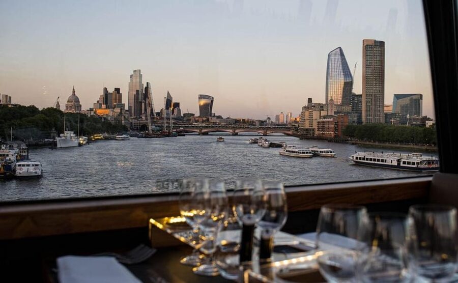 Gastronomic 6-course fine-dining dinner on Luxury London Bus - The route: Shard, Big Ben, London Eye, and the Thames skyline