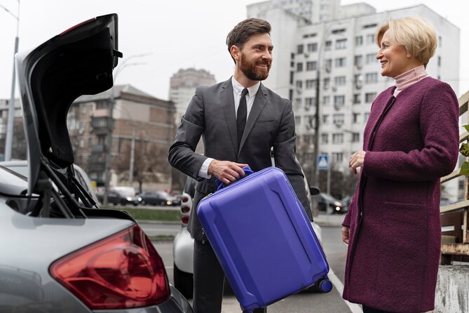 Gatwick Airport Taxi - Private Transfer to/from London - Why a private Gatwick taxi beats the train with luggage