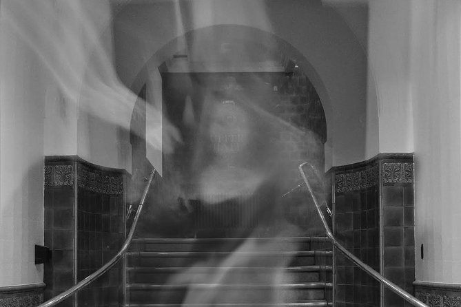 Ghastly Ghost Walking Tour in London - A night walk that puts the City of London in the spotlight