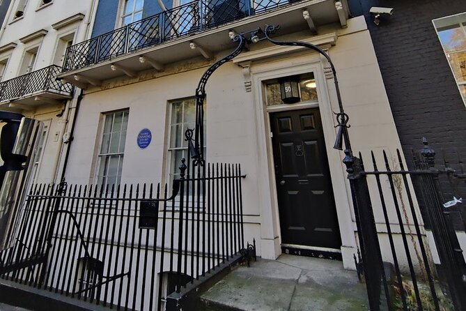 Ghost Tour of Mayfair - Buckingham Palace Area Walk: From Royal Academy to Night Landmark Views