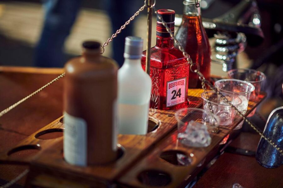 Gin Safari: Boozy London History on Two Wheels - Tate Modern: a smart mid-ride change of pace