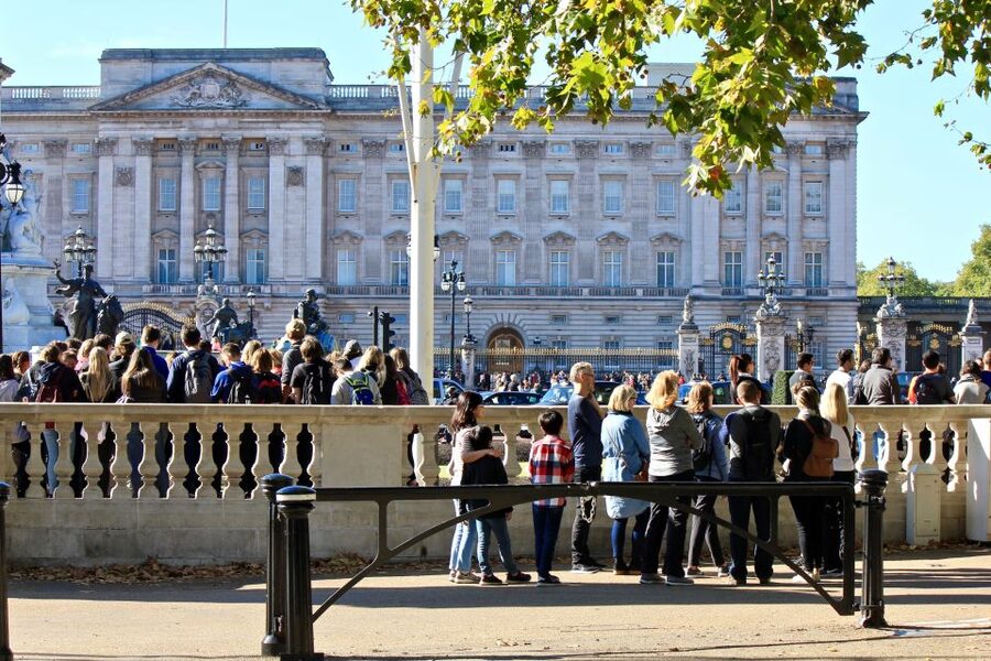 Grand London Half-Day Bicycle Tour - Pace, safety gear, and why the small group matters
